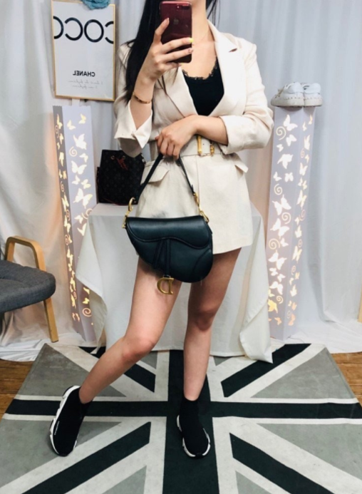 세일~ 디올 새들백 라지 (블랙)