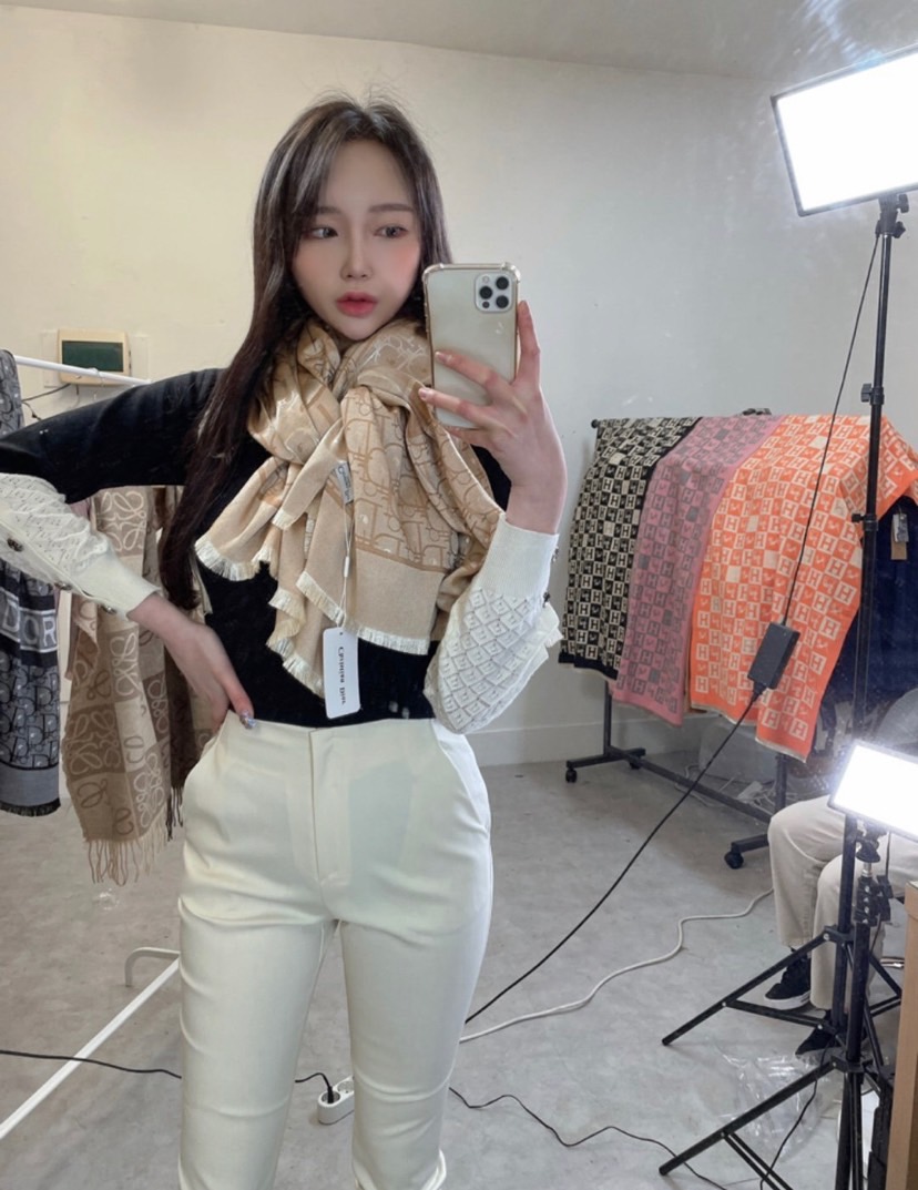 CHRISTIAN DIOR MUFFLER(크리스찬 디올머플러)