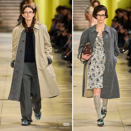 25년 미우미우 로고 런어웨이 리버서블 코트 0830