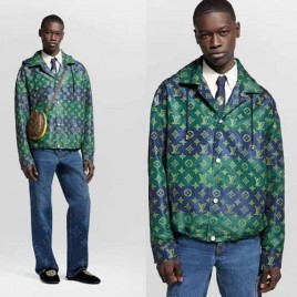 25년 루이비통 모노그램 프린팅 Coach 재킷 1021