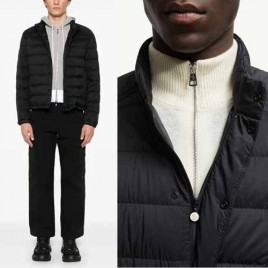 몽클레어 셀브스 로고패치 구스다운 패딩 블랙점퍼