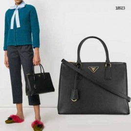 프라다 로고 사피아노 더블지퍼 블랙 토트백