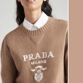프라다 로고 크루넥 스웨터 2종
